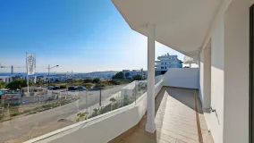 Apartamento en venta con 2 dormitorios en Estepona