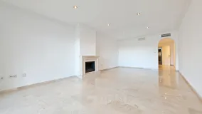 2 bedrooms apartment in Elviria for sale