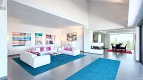 5 bedrooms villa for sale in Los Flamingos Golf