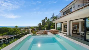 For sale villa in Nueva Andalucia