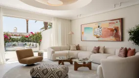 Semi detached villa with 3 bedrooms for sale in Marbella Golden Mile