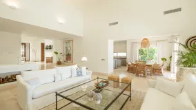 For sale villa with 4 bedrooms in Finca Cortesin