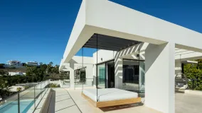 Se vende villa en Nueva Andalucia con 6 dormitorios
