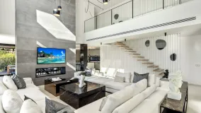 Se vende villa en Nueva Andalucia con 6 dormitorios