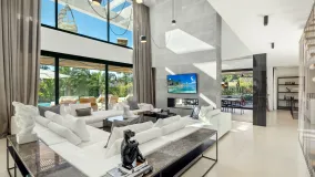 Se vende villa en Nueva Andalucia con 6 dormitorios