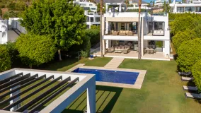 Se vende villa en Nueva Andalucia de 6 dormitorios