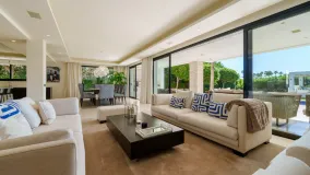 Se vende villa en Nueva Andalucia de 6 dormitorios