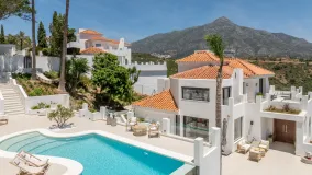 Las Lomas de Nueva Andalucia villa for sale