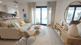 Se vende apartamento con 2 dormitorios en Estepona Centro