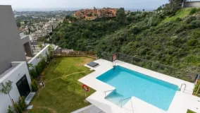 For sale Nueva Andalucia duplex penthouse with 3 bedrooms