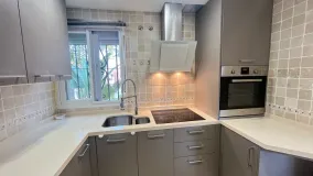 Condes de Iza town house for sale