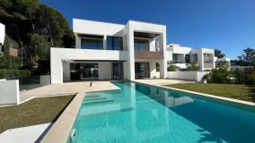 Buy La Fuente villa with 4 bedrooms
