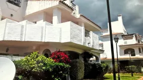 For sale ground floor apartment in Los Naranjos de Marbella with 3 bedrooms