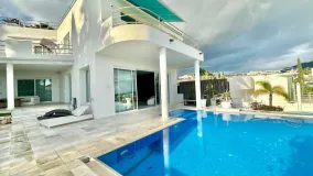 4 bedrooms villa for sale in El Herrojo