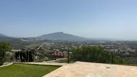 Town house for sale in Benahavis with 4 bedrooms