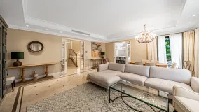 Buy villa with 6 bedrooms in Los Flamingos