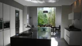 Villa de 5 dormitorios en venta en Guadalmina Baja