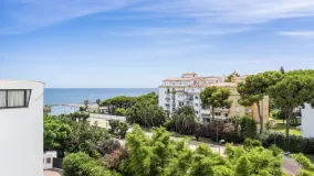 Apartment with 3 bedrooms for sale in Playas del Duque