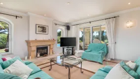 4 bedrooms villa for sale in Zona F