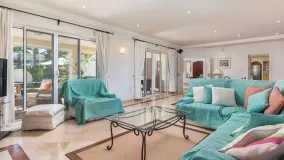 4 bedrooms villa for sale in Zona F