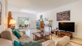 For sale ground floor apartment in Pueblo Nuevo de Guadiaro with 2 bedrooms