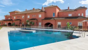 For sale ground floor apartment in Pueblo Nuevo de Guadiaro with 2 bedrooms