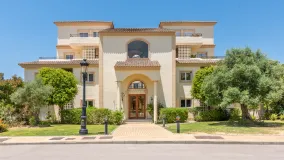 Duplex penthouse with 3 bedrooms for sale in San Roque Club