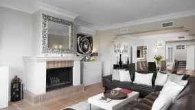 Villa for sale in Zona F with 4 bedrooms