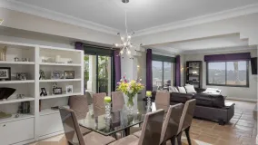 Villa for sale in Zona F with 4 bedrooms