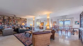 Villa for sale in Sotogrande Costa Central with 5 bedrooms