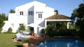 Villa en venta de 4 dormitorios en Valderrama Golf