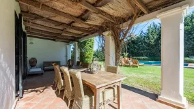 Villa a la venta con 5 dormitorios en Valderrama Golf