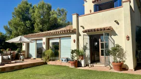 Buy villa in El Madroñal