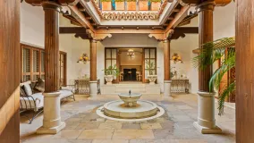 Se vende villa de 6 dormitorios en Sierra Blanca