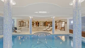 Buy 6 bedrooms villa in Nueva Andalucia