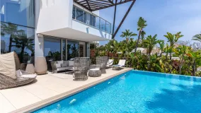 For sale town house with 4 bedrooms in Sierra Blanca