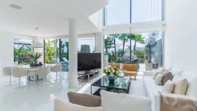 For sale town house with 4 bedrooms in Sierra Blanca