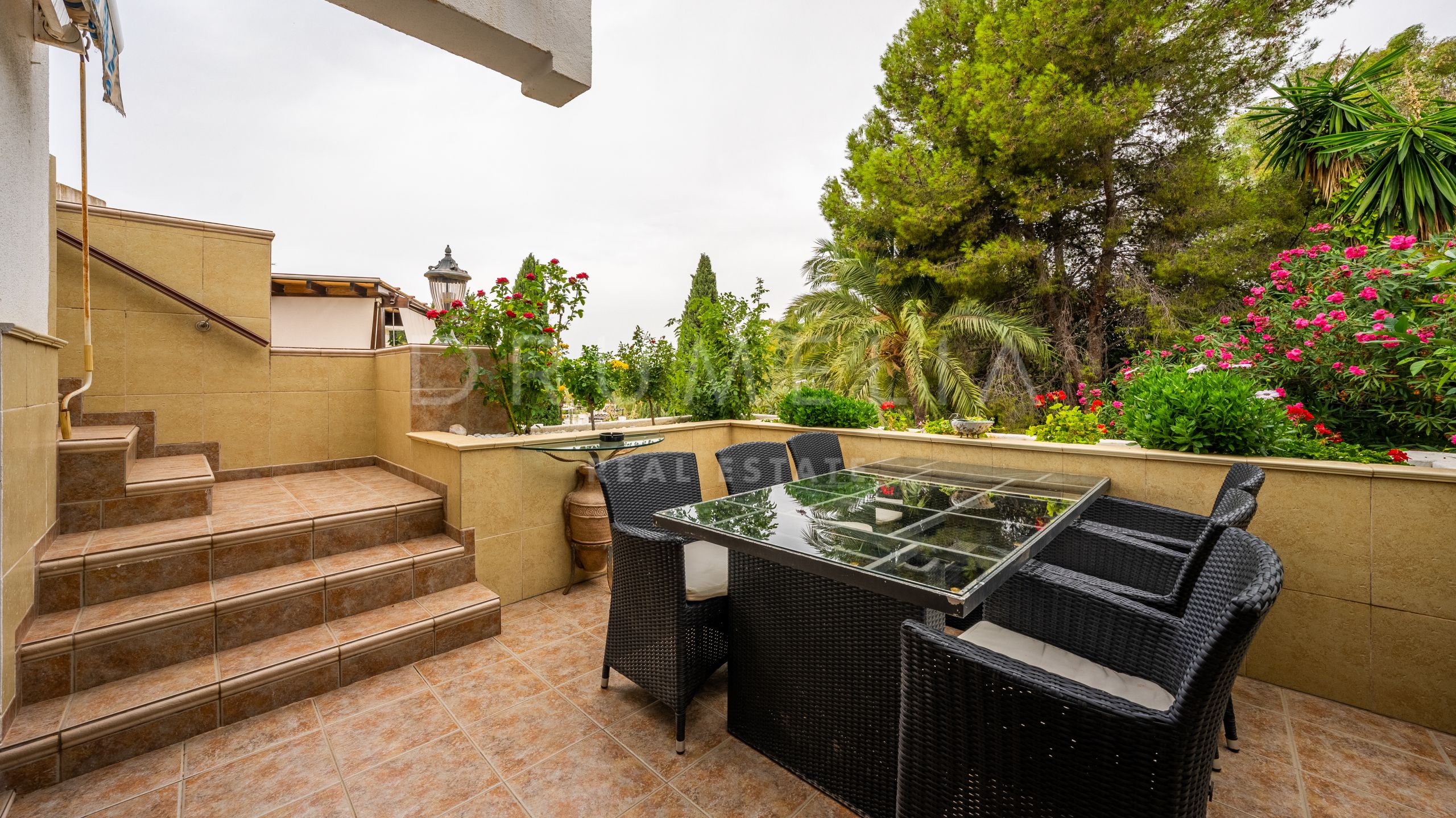 Beautiful, classy apartment with big terrace in highend Kings Hills on Marbella’s Golden Mile