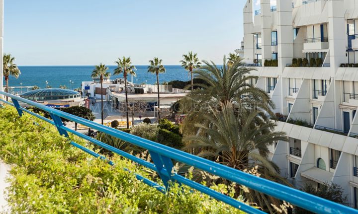 Impresionante ático tríplex con vistas al mar en Marbella centro