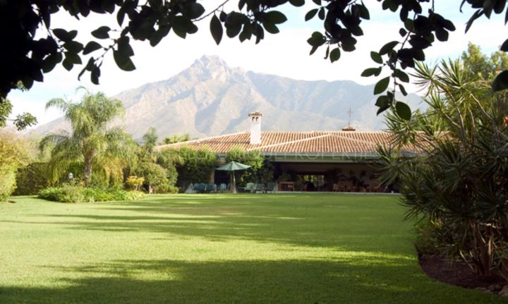 A wonderful spacious family villa in El Vicario, The Golden Mile