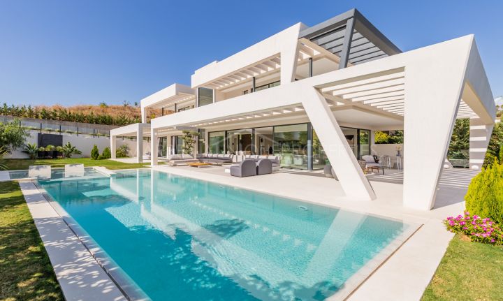 Villa de 6 dormitorios de nueva construcción en Nueva Andalucía, Marbella, España