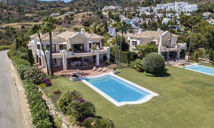 2 luxury villas for sale, totalling 10 bedrooms in Marbella Hill Club