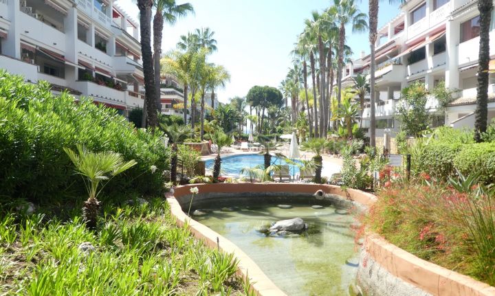 A lovely 3 bedroom apartment in Las Cañas beach, The Golden Mile