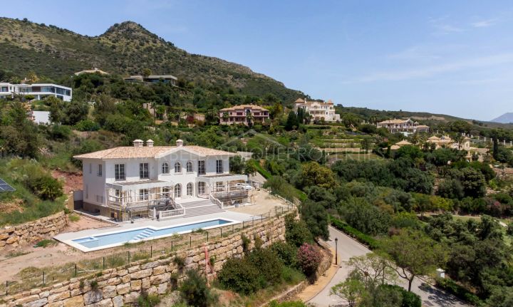 Una elegante casa de 6 dormitorios a estrenar en el Marbella Club Golf Resort