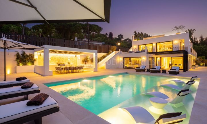 Luxury 5 bedroom golf villa in Las Brisas, Nueva Andalucia 