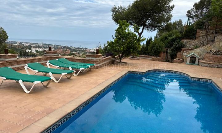 Charming 4 bedroom family villa with sea views in la Montua