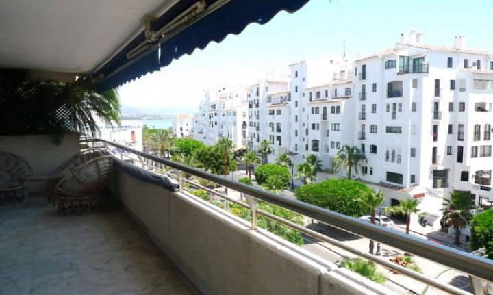 NICE AND BRIGHT APARTMENT IN THE HEART OF PUERTO BANUS