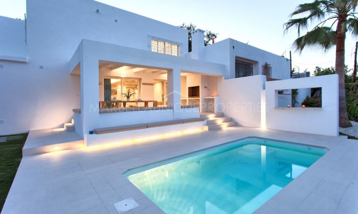 Brand new 5 bedroom villa in Nueva Andalucia walking distance to Puerto Banus