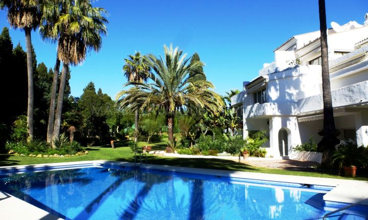 Appartement rez de chaussée en location à Jardines de las Fuentes, Marbella