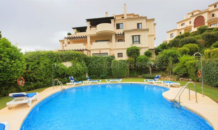 Duplex penthouse for sale with wonderful sea and golf views in Benahavis